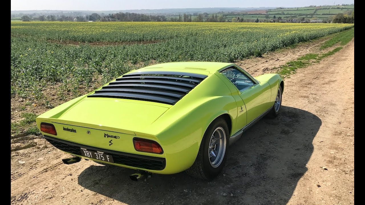Lamborghini-Miura.on-dirt-road